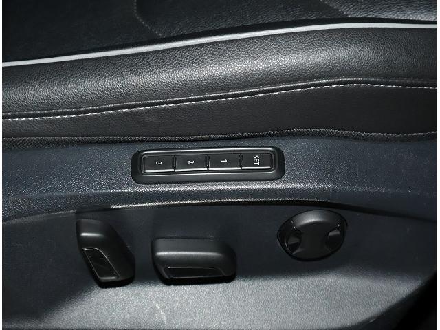 ティグアン ＴＤＩ　４モーション　Ｒライン　認定中古車　禁煙車　純正インフォティメントシステムＤｉｓｃｏｖｅｒＰｒｏ搭載　アダプティブクルーズコントロール　サイドアシストプラス　ＣＤ・ＤＶＤ・ＳＤ（17枚目）