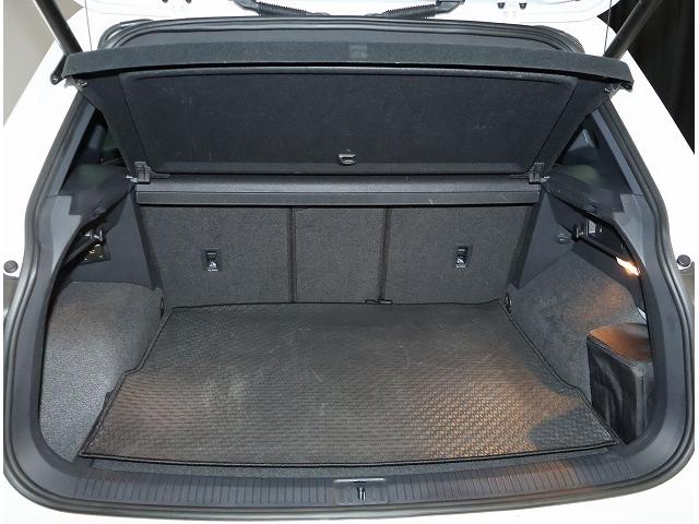 ティグアン ＴＤＩ　４モーション　Ｒライン　認定中古車　禁煙車　純正インフォティメントシステムＤｉｓｃｏｖｅｒＰｒｏ搭載　アダプティブクルーズコントロール　サイドアシストプラス　ＣＤ・ＤＶＤ・ＳＤ（18枚目）