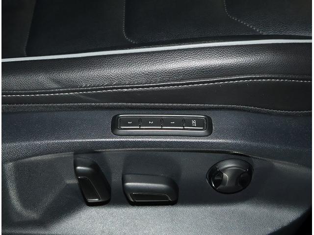 ティグアン ＴＤＩ　４モーション　Ｒライン　ディナウディオ　認定中古車　禁煙車　ワンオーナー　純正インフォティメントシステムＤｉｓｃｏｖｅｒＰｒｏ搭載　アダプティブクルーズコントロール　サイドアシストプラス　ＤＹＮＡＵＤＩＯ（17枚目）