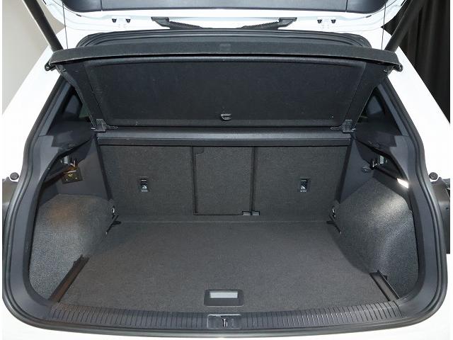 ティグアン ＴＤＩ　４モーション　Ｒライン　ディナウディオ　認定中古車　禁煙車　ワンオーナー　純正インフォティメントシステムＤｉｓｃｏｖｅｒＰｒｏ搭載　アダプティブクルーズコントロール　サイドアシストプラス　ＤＹＮＡＵＤＩＯ（19枚目）