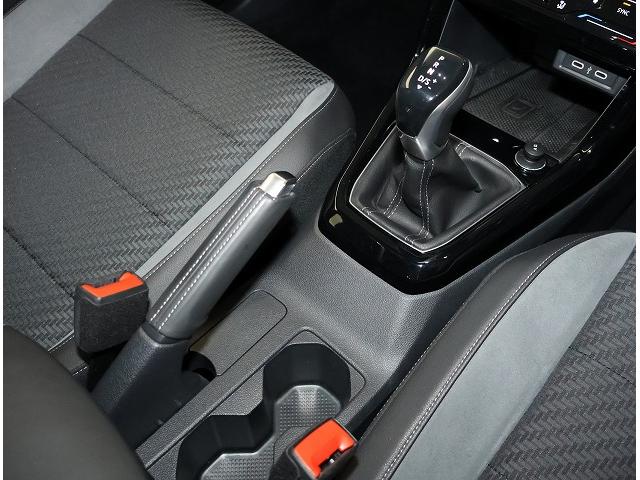 Ｔ－クロス ＴＳＩ　Ｒライン　認定中古車　禁煙車　ワンオーナー　ＬＥＤヘッドライト　アダプティブクルーズコントロール　パークディスタンスコントロール　ブラインドスポットディテクション　レーンキープアシスト（16枚目）