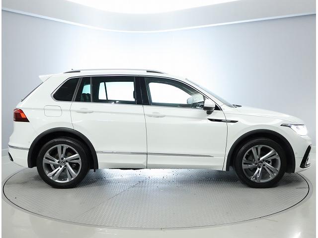 ティグアン TSI Rライン 認定中古車 禁煙車 純正インフォティメントシステムDiscoverPro搭載 アダプティブクルーズコントロール サイドアシストプラス レザーシート(8枚目)