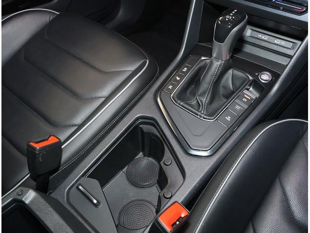 ティグアン TSI Rライン 認定中古車 禁煙車 純正インフォティメントシステムDiscoverPro搭載 アダプティブクルーズコントロール サイドアシストプラス レザーシート(16枚目)