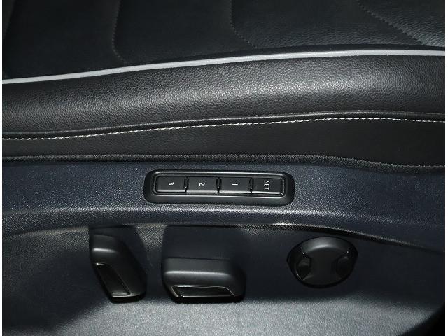 ティグアン TSI Rライン 認定中古車 禁煙車 純正インフォティメントシステムDiscoverPro搭載 アダプティブクルーズコントロール サイドアシストプラス レザーシート(19枚目)