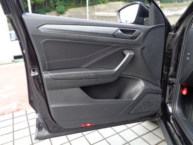 Ｔ－ロック ＴＳＩ　スタイル　Ｄｅｍｏｃａｒ　追従型アダプティブクルーズ　オートエアコン　ＥＴＣ　カーテンエアーバッグ　パワーリアゲート　パワーシート（24枚目）