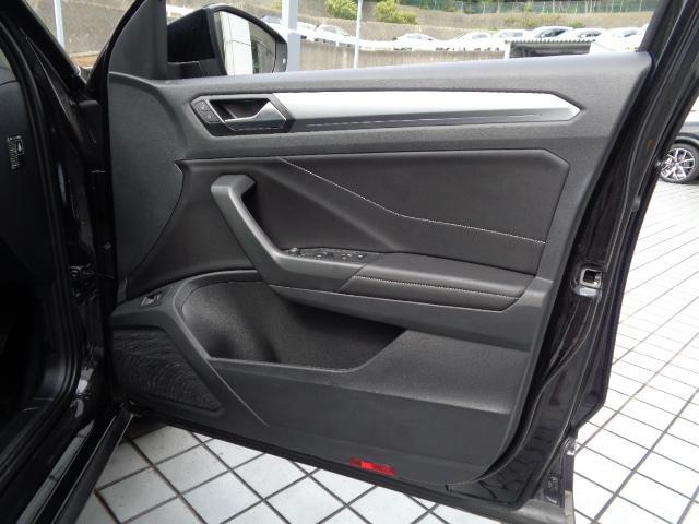 Ｔ－ロック ＴＳＩ　スタイル　Ｄｅｍｏｃａｒ　追従型アダプティブクルーズ　オートエアコン　ＥＴＣ　カーテンエアーバッグ　パワーリアゲート　パワーシート（41枚目）