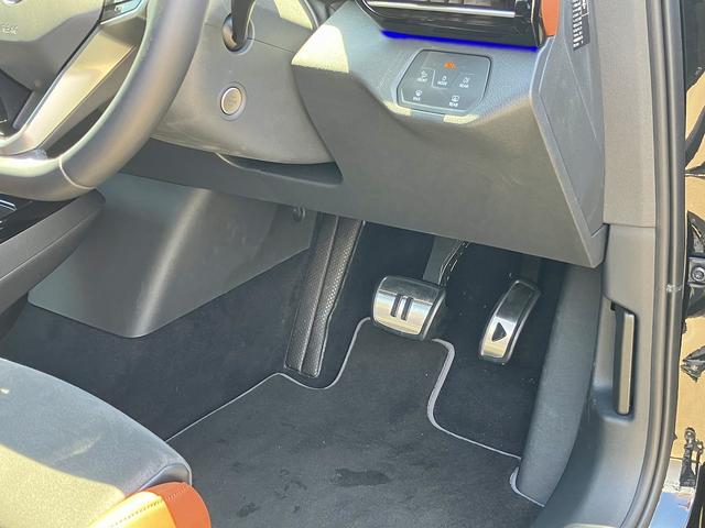 ＩＤ．４ プロ　ＤＥＭＯ　ＣＡＲ　ＥＴＣ　駐車支援システム　アラウンドビューカメラ　リアビューカメラ　エマージェンシーストップシグナル　レーンキープアシストシステム　後方死角検知機能　アルミホイール（２０インチ）（15枚目）