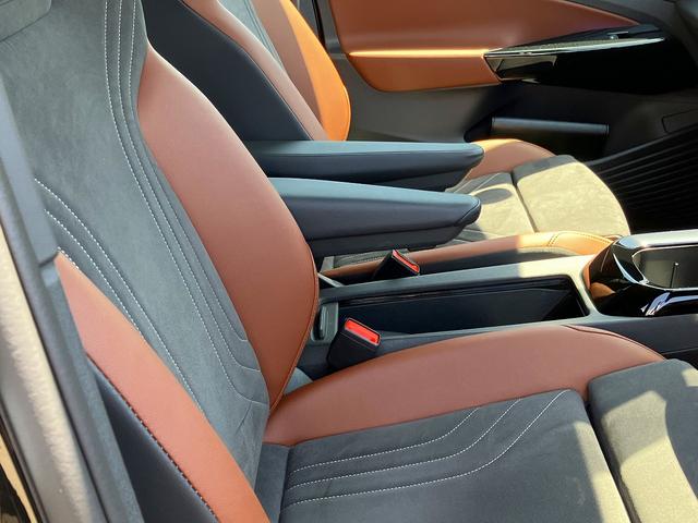 ＩＤ．４ プロ　ＤＥＭＯ　ＣＡＲ　ＥＴＣ　駐車支援システム　アラウンドビューカメラ　リアビューカメラ　エマージェンシーストップシグナル　レーンキープアシストシステム　後方死角検知機能　アルミホイール（２０インチ）（23枚目）