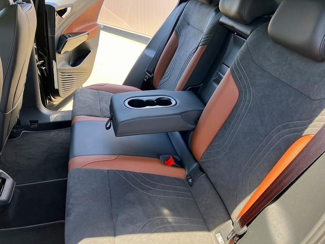 ＩＤ．４ プロ　ＤＥＭＯ　ＣＡＲ　ＥＴＣ　駐車支援システム　アラウンドビューカメラ　リアビューカメラ　エマージェンシーストップシグナル　レーンキープアシストシステム　後方死角検知機能　アルミホイール（２０インチ）（29枚目）