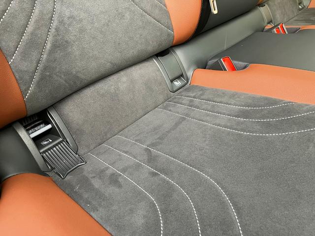 ＩＤ．４ プロ　ＤＥＭＯＣＡＲ　ＥＴＣ　障害物センサー　アラウンドビューカメラ　ドライバー疲労検知システム　レーンキープアシストシステム　後方死角検知機能　ＬＥＤマトリックスヘッドライト　アルミホイール（２０インチ）（47枚目）