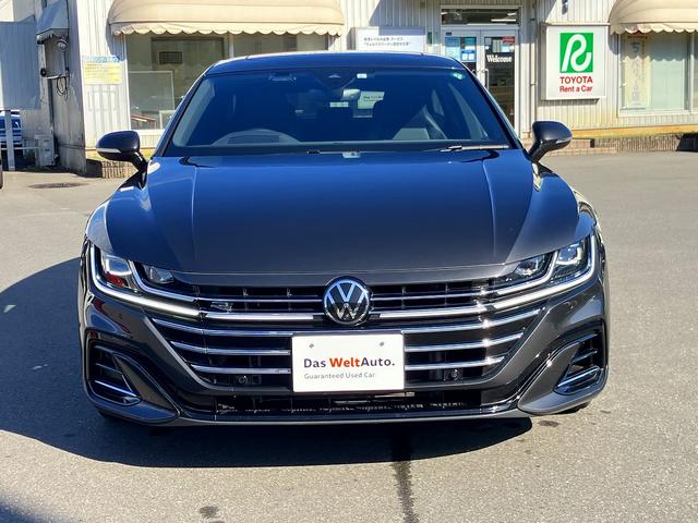 アルテオン シューティングブレーク ＴＳＩ　４モーション　Ｒラインアドバンス　ＳＵＮＲＯＯＦ　ＳＳＤカーナビ　ＥＴＣ　本革シート　ヘッドアップディスプレイ　アダプティブクルーズコントロール　アラウンドビューカメラ　ドライバー疲労検知システム　レーンキープアシストシステム（6枚目）