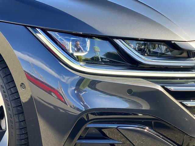 アルテオン シューティングブレーク ＴＳＩ　４モーション　Ｒラインアドバンス　ＳＵＮＲＯＯＦ　ＳＳＤカーナビ　ＥＴＣ　本革シート　ヘッドアップディスプレイ　アダプティブクルーズコントロール　アラウンドビューカメラ　ドライバー疲労検知システム　レーンキープアシストシステム（8枚目）