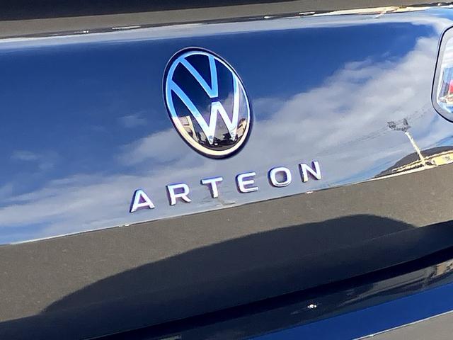 アルテオン シューティングブレーク ＴＳＩ　４モーション　Ｒラインアドバンス　ＳＵＮＲＯＯＦ　ＳＳＤカーナビ　ＥＴＣ　本革シート　ヘッドアップディスプレイ　アダプティブクルーズコントロール　アラウンドビューカメラ　ドライバー疲労検知システム　レーンキープアシストシステム（13枚目）