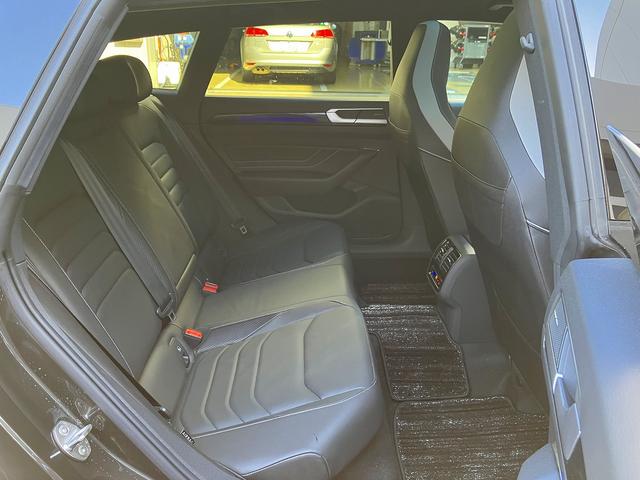 アルテオン シューティングブレーク ＴＳＩ　４モーション　Ｒラインアドバンス　ＳＵＮＲＯＯＦ　ＳＳＤカーナビ　ＥＴＣ　本革シート　ヘッドアップディスプレイ　アダプティブクルーズコントロール　アラウンドビューカメラ　ドライバー疲労検知システム　レーンキープアシストシステム（32枚目）