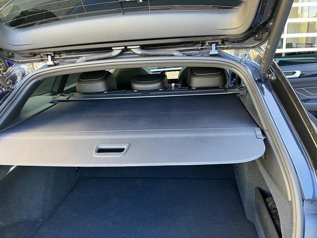 アルテオン シューティングブレーク ＴＳＩ　４モーション　Ｒラインアドバンス　ＳＵＮＲＯＯＦ　ＳＳＤカーナビ　ＥＴＣ　本革シート　ヘッドアップディスプレイ　アダプティブクルーズコントロール　アラウンドビューカメラ　ドライバー疲労検知システム　レーンキープアシストシステム（37枚目）