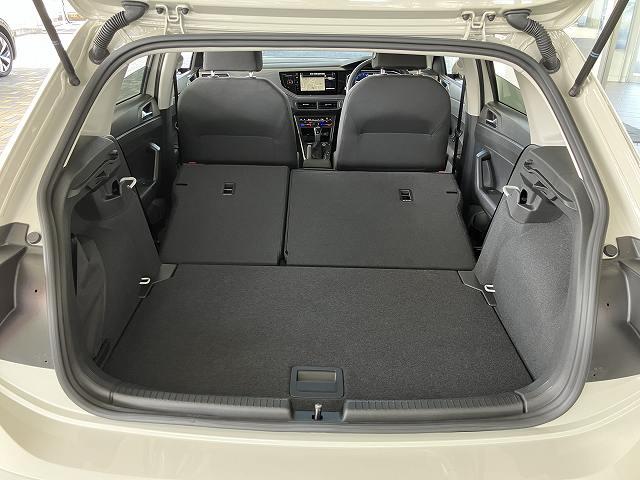 ポロ ＴＳＩスタイル　ＮＡＶＩ　ＥＴＣ　リヤビューカメラ　デジタルメータークラスター　同一車線内全車速運転支援システム　オートライトシステム　ダークティンテッドガラス　プリクラッシュブレーキシステム（18枚目）