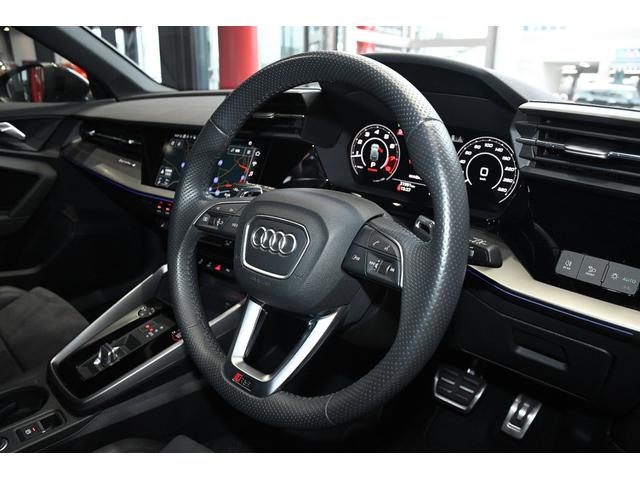 RS3スポーツバック ベースグレード セラミックカーボンブレーキ(フロント)/カラーブレーキキャリパー ブルー・マトリクスLEDヘッドライト・RSダンピングコントロールサスペンション・RSスポーツエキゾーストシステム(6枚目)