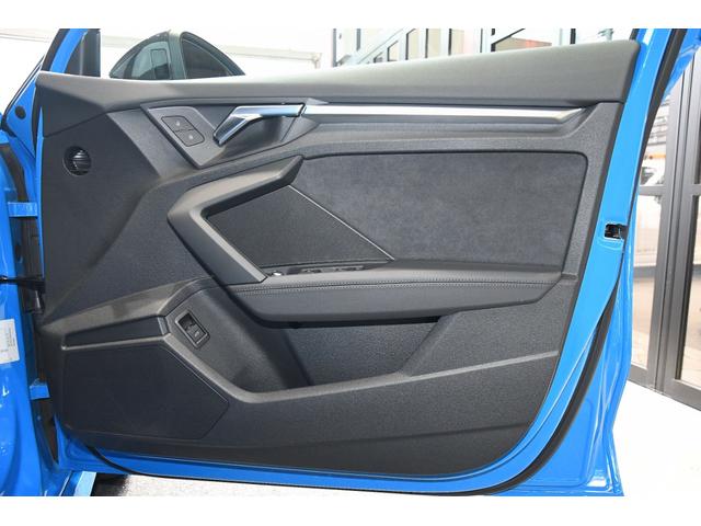 RS3スポーツバック ベースグレード セラミックカーボンブレーキ(フロント)/カラーブレーキキャリパー ブルー・マトリクスLEDヘッドライト・RSダンピングコントロールサスペンション・RSスポーツエキゾーストシステム(12枚目)