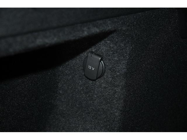 RS3スポーツバック ベースグレード セラミックカーボンブレーキ(フロント)/カラーブレーキキャリパー ブルー・マトリクスLEDヘッドライト・RSダンピングコントロールサスペンション・RSスポーツエキゾーストシステム(15枚目)