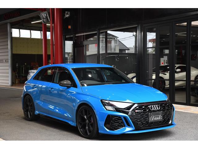 RS3スポーツバック ベースグレード セラミックカーボンブレーキ(フロント)/カラーブレーキキャリパー ブルー・マトリクスLEDヘッドライト・RSダンピングコントロールサスペンション・RSスポーツエキゾーストシステム(29枚目)