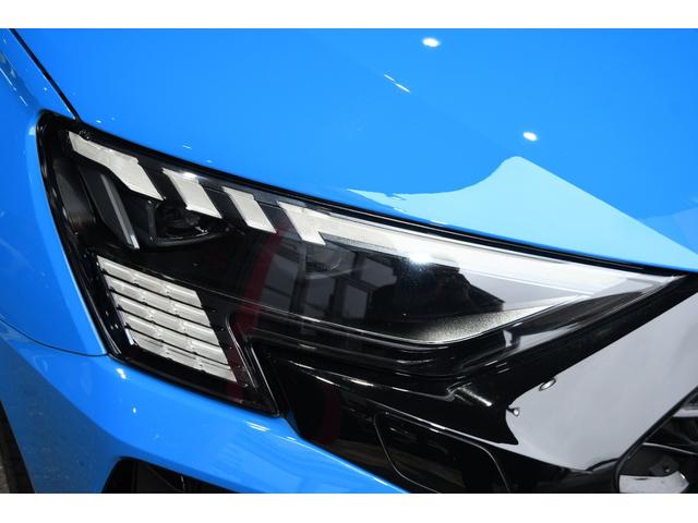 RS3スポーツバック ベースグレード セラミックカーボンブレーキ(フロント)/カラーブレーキキャリパー ブルー・マトリクスLEDヘッドライト・RSダンピングコントロールサスペンション・RSスポーツエキゾーストシステム(33枚目)