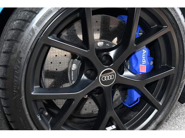 RS3スポーツバック ベースグレード セラミックカーボンブレーキ(フロント)/カラーブレーキキャリパー ブルー・マトリクスLEDヘッドライト・RSダンピングコントロールサスペンション・RSスポーツエキゾーストシステム(37枚目)