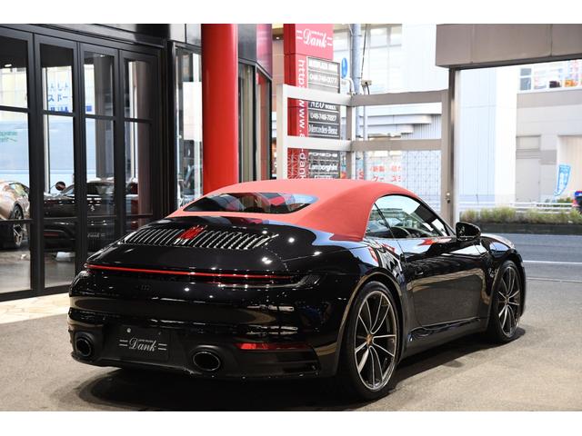 ９１１ ９１１カレラ　カブリオレ　ＬＥＤマトリックスヘッドライト・スポーツエグゾーストシステム・シートベンチレーション・スポーツクロノパッケージ・パワーステアリングプラス・マルチファンクションＧＴスポーツステアリング（4枚目）