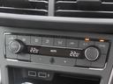 2ゾーンフルオートエアコンディショナー。運転席助手席それぞれ独立して温度風量をコントロール。フレッシュエアフィルターで花粉やダストを除去し快適で安全な室内空間を保ちます。