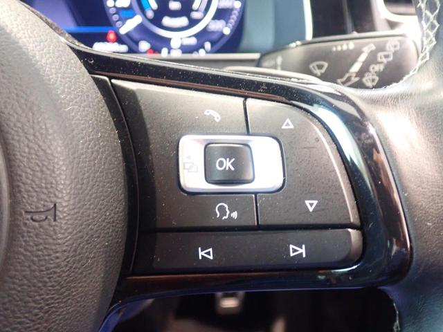 ゴルフＲ ベースグレード　革Ｓ　地デジ　電動シート　前車追従機能　シートヒーター　４ＷＤ　ナビＴＶ　ＥＴＣ２．０　盗難防止　スマートキー　キーレス　アルミホイール　オートエアコン（20枚目）