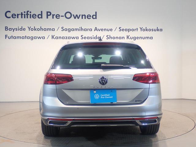 パサートオールトラック TDI 4モーション アドバンス 1オーナー デモカー ブルートゥースオーディオ 衝突被害軽減ブレーキ 禁煙車 パークアシスト シートヒーター レーンアシスト 黒革シート 電動シート パワーテールゲート 4WD(5枚目)