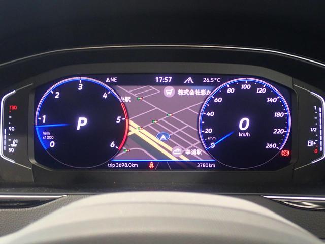 パサートオールトラック TDI 4モーション アドバンス 1オーナー デモカー ブルートゥースオーディオ 衝突被害軽減ブレーキ 禁煙車 パークアシスト シートヒーター レーンアシスト 黒革シート 電動シート パワーテールゲート 4WD(17枚目)