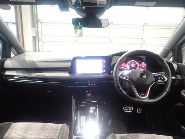 ゴルフＧＴＩ ベースグレード　Ｂｌｕｅｔｏｏｔｈ接続　衝突軽減Ｂ　ＬＥＤヘッドランプ　キーレスエントリー　ターボ　電動格納ミラー　ＡＣＣ　シートＨ　記録簿　ＥＴＣ２．０　アイドリングストップ　サイドエアバッグ　オートエアコン（9枚目）