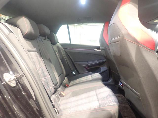 ゴルフＧＴＩ ベースグレード　Ｂｌｕｅｔｏｏｔｈ接続　衝突軽減Ｂ　ＬＥＤヘッドランプ　キーレスエントリー　ターボ　電動格納ミラー　ＡＣＣ　シートＨ　記録簿　ＥＴＣ２．０　アイドリングストップ　サイドエアバッグ　オートエアコン（16枚目）