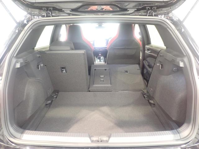 ゴルフＧＴＩ ベースグレード　Ｂｌｕｅｔｏｏｔｈ接続　衝突軽減Ｂ　ＬＥＤヘッドランプ　キーレスエントリー　ターボ　電動格納ミラー　ＡＣＣ　シートＨ　記録簿　ＥＴＣ２．０　アイドリングストップ　サイドエアバッグ　オートエアコン（19枚目）