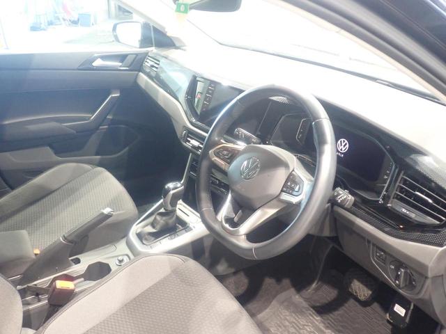 運転に最適な姿勢を無理なく維持シートに求められる安全性を考えたシートです。