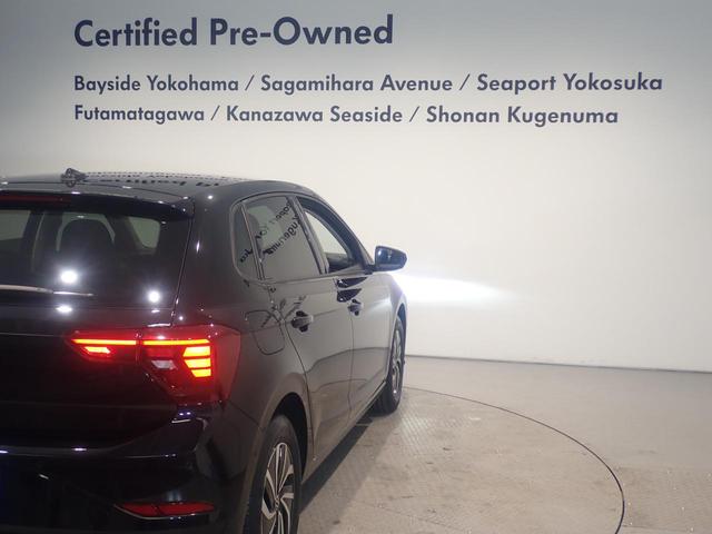 ダークティンテッドガラス、（リヤ左右リヤＵＶカット機能付き）紫外線対策にも配慮し、ＵＶカット機能付ガラスを採用