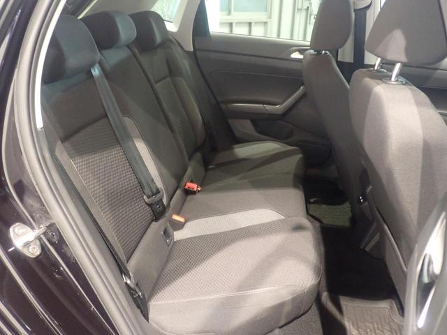 コンパクトカーにもかかわらず、意外とゆったりお乗りいただけます。