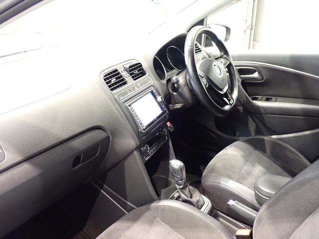 ポロ TSIハイライン マイスター アルミホイール フルセグ キーレス 前席シートヒーター ETC オートエアコン オートライト カーテンエアバッグ メモリーナビ 前車追従機能 LEDヘッド(11枚目)