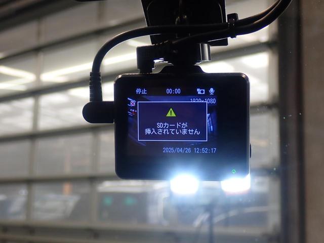 ポロ ＴＳＩコンフォートラインリミテッド　地デジ　キーレスエントリー　スマートキー　ＥＴＣ２．０　アルミホイール　盗難防止　ワンオーナー　記録簿　メモリーナビ　サイドエアバッグ　エアバッグ　ナビＴＶ　横滑り防止装置　Ａクルコン（12枚目）