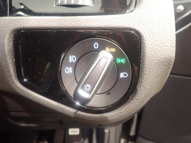 ゴルフヴァリアント ディナウディオエディション　シートヒーター　アダプティブクルーズコントロール　サイドエアバッグ　スマートキー　メモリーナビ　地デジＴＶ　横滑り防止装置　盗難防止システム　記録簿（32枚目）