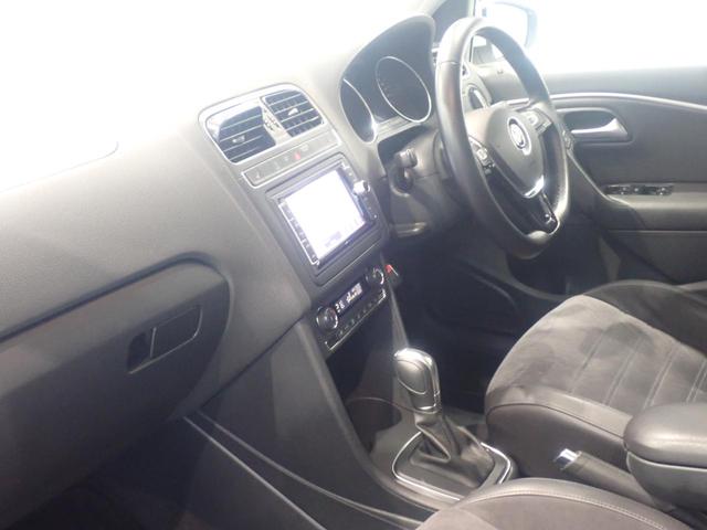 ポロ TSIハイライン 地デジ キーレスエントリー ヒーター 自動追従 ETC2.0 LEDライト ナビTV オートライト オートエアコン 電動格納ドアミラー(11枚目)