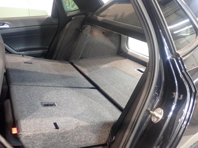 リヤシートを倒せば長さのあるお荷物も楽々！！