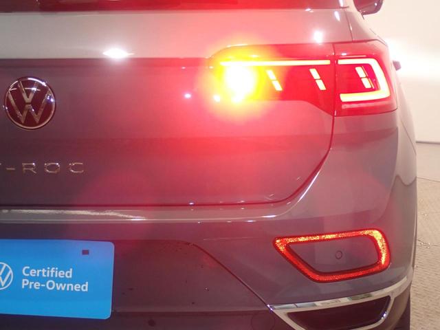 T-ロック TSI スタイル パワーウィンドウ ブルートゥースオーディオ 本革シート 電動格納ミラー エアコン ABS キーレスエントリー パワーステアリング 盗難防止システム アダクティブクルーズコントロール オートライト(21枚目)