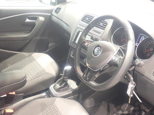 しっかりまとまった感のあるインパネ。各操作スイッチなども使いやすい位置に配置されていますよ。