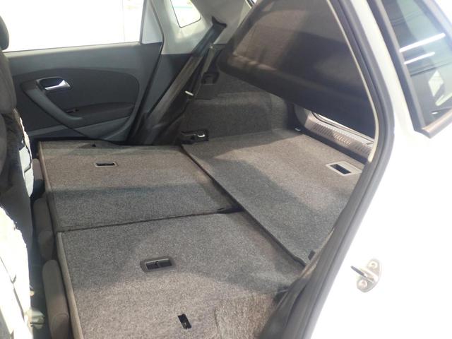 リヤシートを倒せば長さのあるお荷物も楽々！！