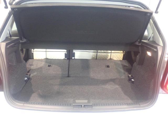 リヤシートを倒せば長さのあるお荷物も楽々！！