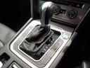 6速DSGトランスミッション、二つのクラッチを使いエンジンからのパワーをダイレクトに伝達、燃費向上に貢献しシフトレバーを小型化し指先で快適に操作できます