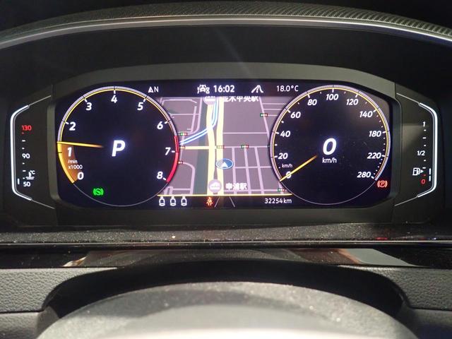 アルテオン ＴＳＩ　４モーション　Ｒラインアドバンス　レザー　盗難防止　ＥＴＣ２．０　オートクルーズコントロール　１オーナー　アルミホイール　パワーシート　シートヒーター　スマートキー　サイドエアバッグ　記録簿　ＥＳＣ（16枚目）