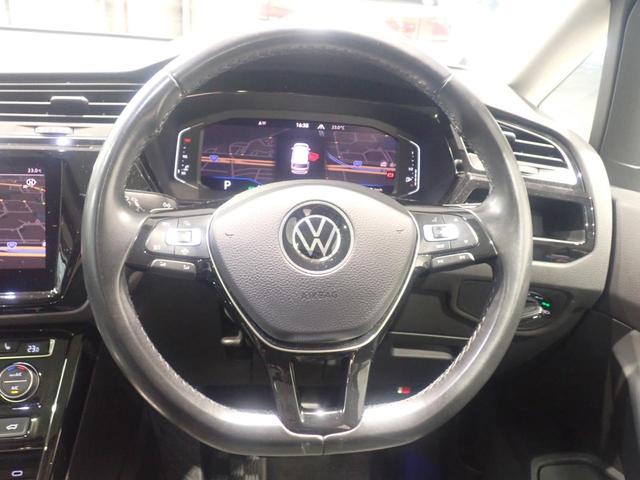 ゴルフトゥーラン ＴＤＩ　ハイライン　衝突軽減Ｂ　オートエアコン　ブルートゥースオーディオ　シートＨ　キーフリー　サイドエアバッグ　横滑り防止装置　盗難防止システム　２．０ＥＴＣ　アルミホイール　ＬＥＤヘッドライト　スマキー　記録簿（9枚目）