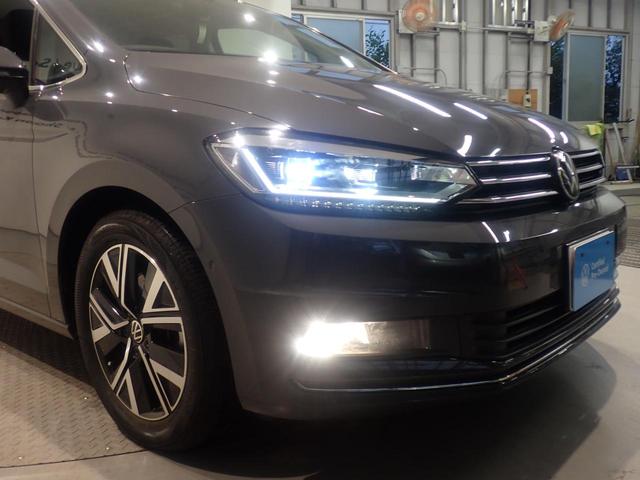 ゴルフトゥーラン ＴＤＩ　ハイライン　衝突軽減Ｂ　オートエアコン　ブルートゥースオーディオ　シートＨ　キーフリー　サイドエアバッグ　横滑り防止装置　盗難防止システム　２．０ＥＴＣ　アルミホイール　ＬＥＤヘッドライト　スマキー　記録簿（16枚目）